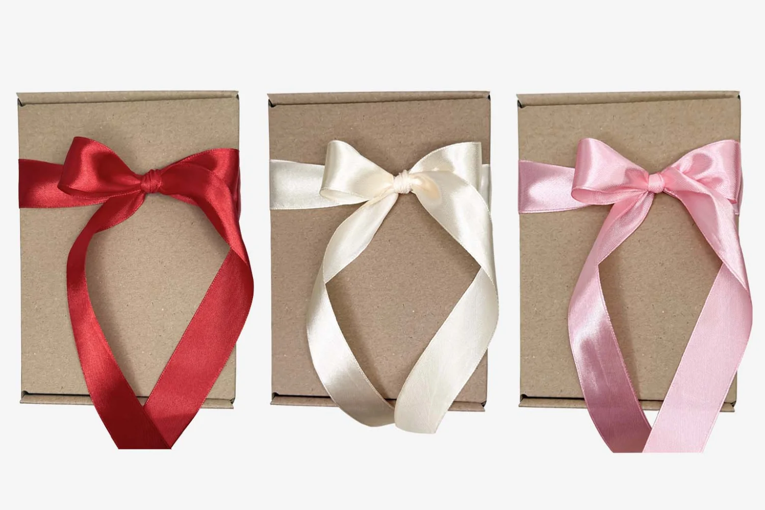 Świeca sojowa z napisem KRÓLOWA MA DZIŚ URODZINY 120 ml w pudełku | dowolny zapach